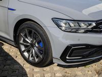 Gebraucht VW Passat GTE 218 PS (160 kW) 2022 Mondsteingrau Kombi