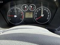 Gebraucht Ford Tourneo Connect 75 PS (55 kW) 2009 Weiß Van / Kleinbus