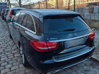 Gebraucht Mercedes C350e 157 PS (115 kW) 2019 Schwarz Kombi