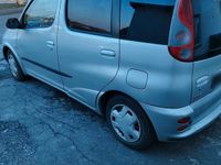 Gebraucht Toyota Yaris 85 PS (62 kW) 2000 Silber Kombi