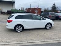 Gebraucht Opel Astra Design Edition 140 PS (102 kW) 2011 Weiß Kombi