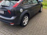 Gebraucht Ford Focus 101 PS (74 kW) 2007 Grau Limousine