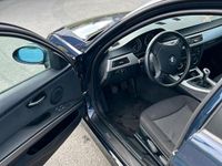 Gebraucht BMW 320 170 PS (125 kW) 2008 Blau Limousine