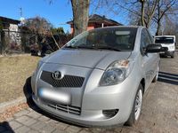 Gebraucht Toyota Yaris 87 PS (63 kW) 2006 Silber Kleinwagen