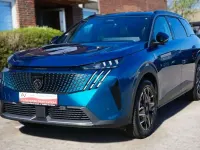 Neu Peugeot 5008 GT 145 PS (106 kW) 2025 Blau SUV