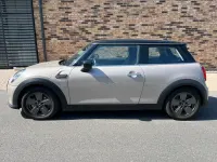 Gebraucht Mini Cooper 136 PS (100 kW) 2023 Rooftop grey metallic Kleinwagen