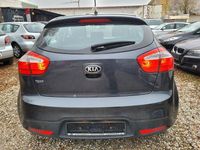 Gebraucht Kia Rio 86 PS (63 kW) 2014 Grau Limousine