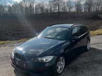 Gebraucht BMW 320 163 PS (119 kW) 2007 Schwarz Kombi