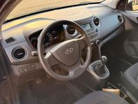 Gebraucht Hyundai i10 Pure 67 PS (49 kW) 2017 Schwarz Kleinwagen