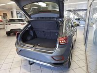 Neu VW T-Roc Life 150 PS (110 kW) 2026 Indiumgraumet. SUV