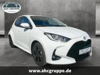 Neu Toyota Yaris Connect Style 117 PS (86 kW) 2025 Weiß Kleinwagen