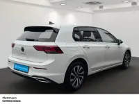 Usata VW Golf VIII Active 150 CV (110 kW) 2023 Bianco Berlina