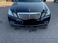 Gebraucht Mercedes E250 204 PS (150 kW) 2011 Schwarz Limousine