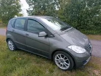 Gebraucht Mercedes A150 95 PS (69 kW) 2011 Grau Kleinwagen