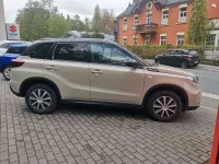 Gebraucht Suzuki Vitara Comfort 129 PS (94 kW) 2021 Savannah ivory/cosmic black SUV