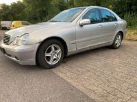 Gebraucht Mercedes C200 Elegance 116 PS (85 kW) 2002 Silber Limousine