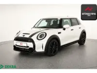 Gebraucht Mini Cooper S Classic 178 PS (130 kW) 2023 Nanuq white Kleinwagen