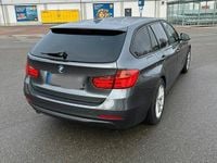 Gebraucht BMW 318 143 PS (105 kW) 2014 Grau Kombi