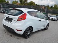Gebraucht Ford Fiesta 68 PS (50 kW) 2010 Weiß Kleinwagen