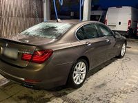 Second-hand BMW 740 303 CP (222 kW) 2014 Maro Berlinǎ