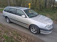 Gebraucht Toyota Avensis 129 PS (94 kW) 2002 Silber Kombi