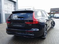 Gebraucht Volvo V60 Plus 398 PS (292 kW) 2025 Onyx black Kombi