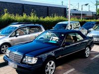 Gebraucht Mercedes E220 150 PS (110 kW) 1996 Blau Cabrio