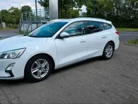 Gebraucht Ford Focus 120 PS (88 kW) 2018 Weiß Kombi