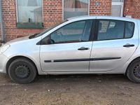 Gebraucht Renault Clio II 55 PS (40 kW) 2005 Grau Kleinwagen