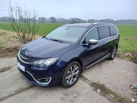 Gebraucht Chrysler Pacifica Limited 291 PS (214 kW) 2017 Blau Van / Kleinbus