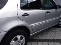Gebraucht Mercedes ML270 163 PS (119 kW) 2002 Silber SUV