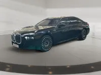Gebraucht BMW 740 Sport Line 286 PS (210 kW) 2025 Black sapphire metallic Limousine