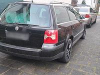 Gebraucht VW Passat 115 PS (84 kW) 2002 Schwarz Kombi