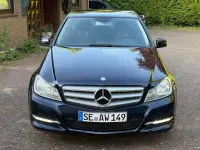 Gebraucht Mercedes C200 Elegance 136 PS (100 kW) 2012 Blau Limousine