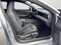 Gebraucht VW Passat R-line 150 PS (110 kW) 2025 Silber Kombi