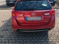 Gebraucht Toyota Auris 124 PS (91 kW) 2014 Rot Kombi
