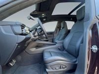 Używany Porsche Macan 380 kW (517 KM) 2025 Czerwony SUV