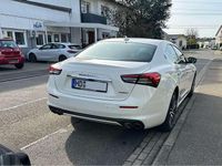 Gebraucht Maserati Ghibli 330 PS (242 kW) 2021 Weiß Limousine