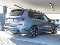 Gebraucht BMW X7 M Sport 352 PS (258 kW) 2025 Grau SUV