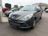 Gebraucht Peugeot 206 73 PS (53 kW) 2012 Grau Limousine