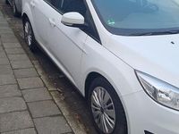 Gebraucht Ford Focus 120 PS (88 kW) 2018 Weiß Kombi