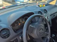Second-hand VW Caddy Trendline 140 CP (102 kW) 2014 Albastru Monovolum