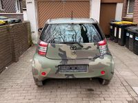 Gebraucht Toyota iQ 68 PS (50 kW) 2013 Silber Kleinwagen