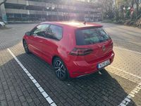 Gebraucht VW Golf VII Sound 125 PS (91 kW) 2017 Rot Limousine