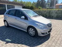 Gebraucht Mercedes B180 109 PS (80 kW) 2011 Silber Kleinwagen