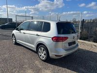 Gebraucht VW Touran 150 PS (110 kW) 2023 Silber Van / Kleinbus
