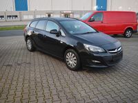 Second-hand Opel Astra 131 CP (96 kW) 2014 Negru Break