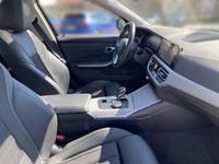 Gebraucht BMW 330e Advantage 292 PS (214 kW) 2022 Grau Kombi