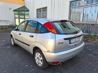 Second-hand Ford Focus 75 CP (55 kW) 2001 Argintiu Hatchback