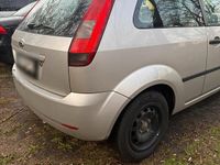 Gebraucht Ford Fiesta 80 PS (58 kW) 2003 Silber Kleinwagen